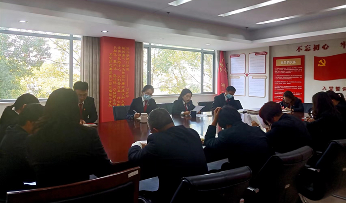 1671173508418001047.jpg 叶主任上党课_副本.jpg